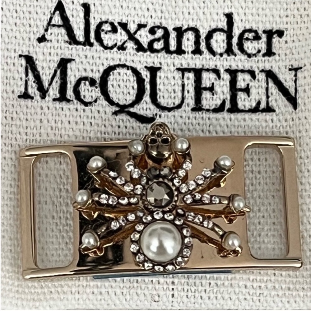 Alexander McQueen Spider Shoe Lace Plate